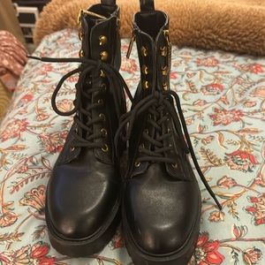 Guess combat boots worn maybe 3 times